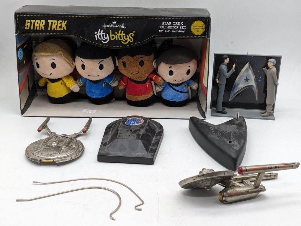(DD) Star Trek memorabilia 1-4in height.