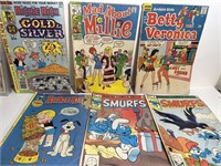 Vintage lot of 6 comics Richie Rich Smurfs