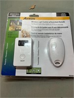 New Wireless Light Control w/Hand-Held Remote