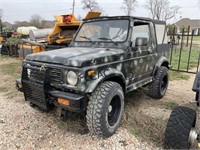 *Suzuki Samurai Hunting Jeep