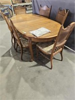 Dining Room Table with 6 Chairs and 1 Leaf
Extra