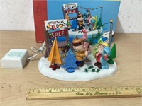 DEPT 56 PEANUTS TREE LOT