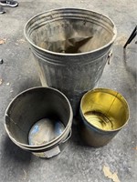 Metal garbage can + buckets