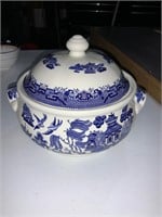 Churchill Staffordshire England covered dish
