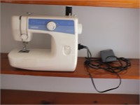 BROTHER PORTABLE SEWING MACHINE