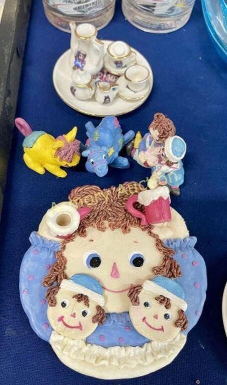 RAGGEDY ANN & ANDY MINIATURE TEA SETS (2)