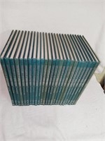 D4)  WWII Encyclopedia 25 Volume Set