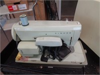 SINGER SEWING MACHINE