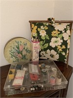 Vintage 1970s flower print sewing bag includes