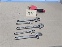 5 adjustable wrenches