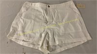 Universal thread shorts, size 17