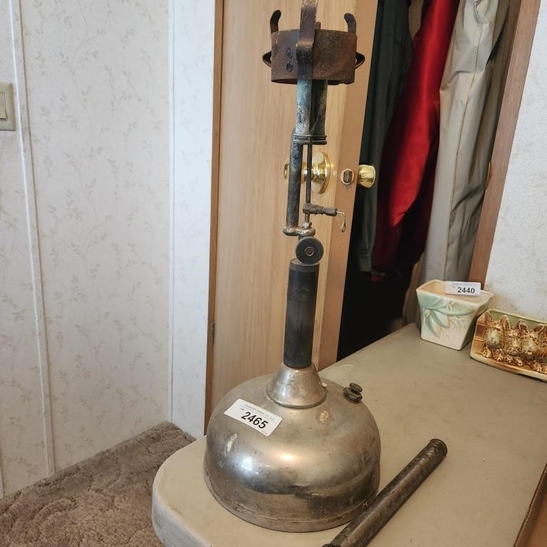 Vintage Oil Kerosene Lamp ~ appxox 19" Tall  &