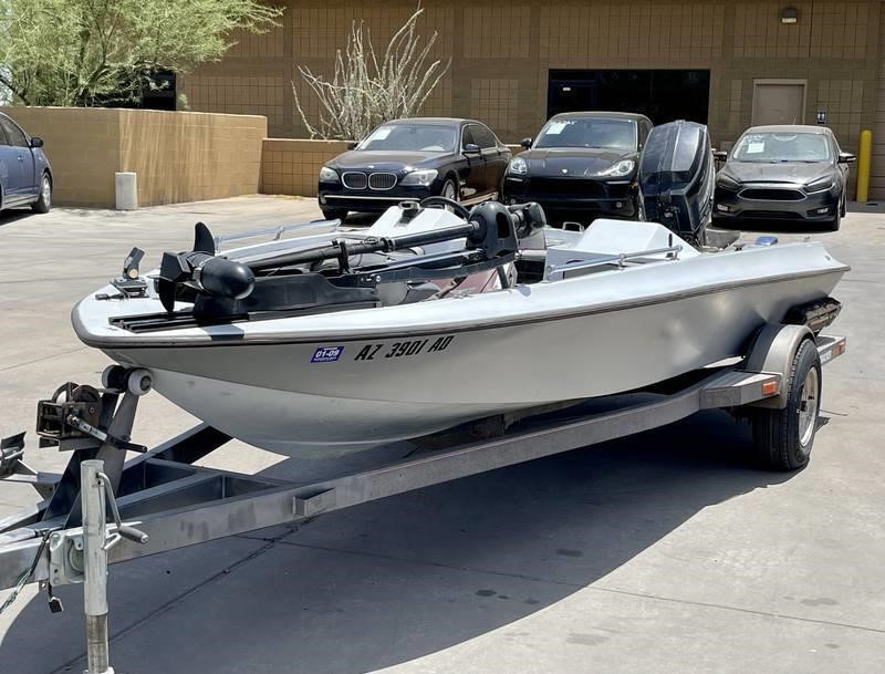 1987 Tracker Bass Boat with Single Axle Trailer