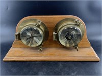 Gorgeous desktop nautical clock and barometer unit
