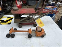 Hubley Log Truck & Ride 'Em Crane Toy