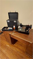 Singer featherweight  AG605919 w/case