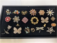 21pc Brooches