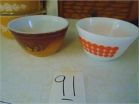 2 Pyrex Bowls & Baking Dishes with Lids