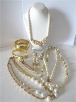 LOT ASSORTED VINTAGE COSTUME  JEWELRY