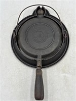 Wapak hollowware cast-iron waffle maker