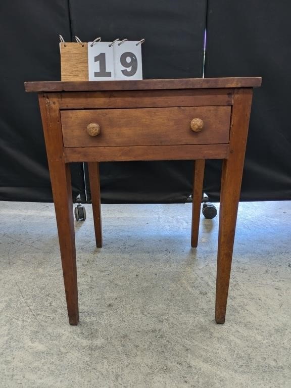 Single Drawer End Table w/ Tapered Leg