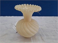 Custard Ruffle Swirl Vase