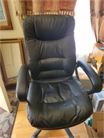 ROLLING OFFICE CHAIR