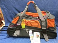 Embark drop-bottom duffel bag (like new)