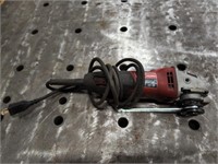 MILWAUKEE 4.5 IN ANGLE GRINDER