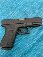 Glock 19 Co2 Air Gun With Lots Of Accessories