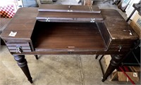 WOODEN DESK