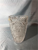 HAND-CUT LEAD CRYSTAL VASE 8 INCHES TALL