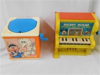 Mickey Mouse musical jack in the box piano - Play