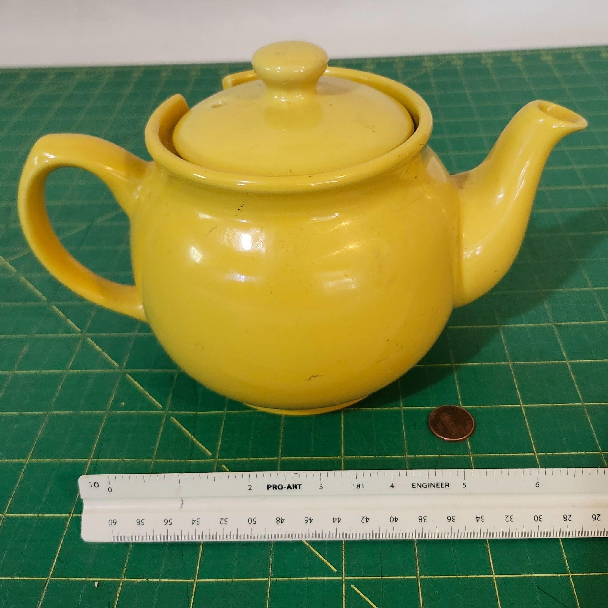 Chatsford yellow teapot