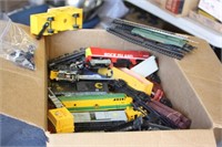 HO TRAIN PARTS & PIECES LOT W/ TRACK