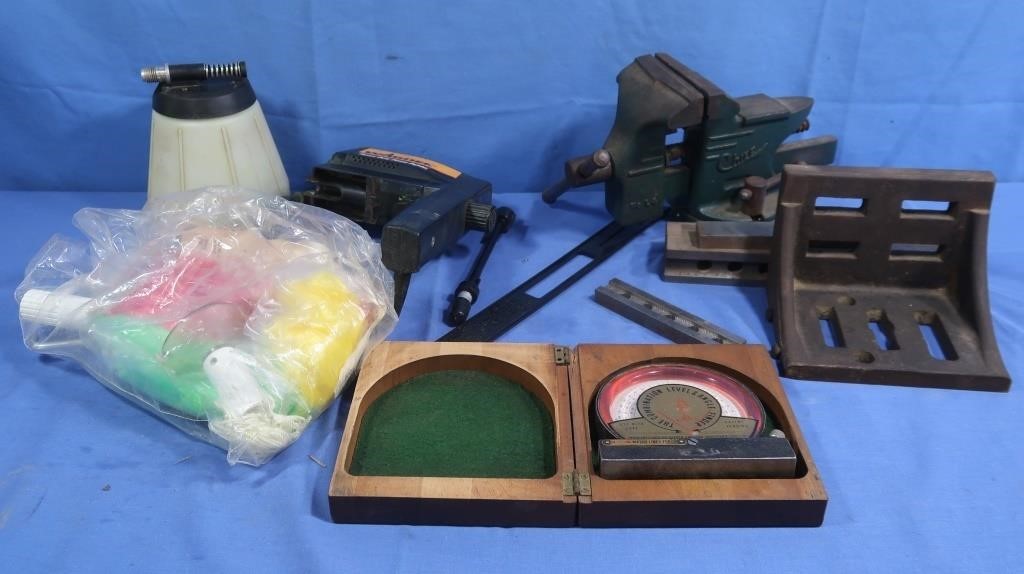 Wagner Power Painter Model 220, Bench Vise,