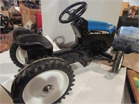 New Holland Pedal Tractor TM190 Cast