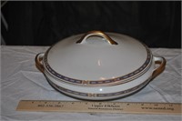 1 dish with lid