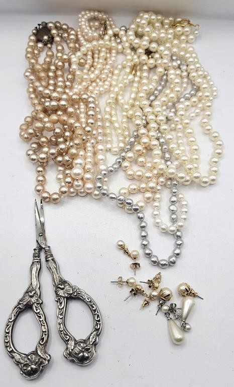 Pearl/Pearlescent Necklaces & Earrings