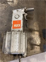 Pneumatic huck