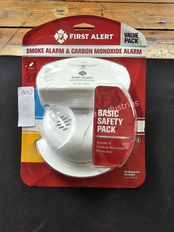 first alert smoke/carbon alarm (display area)