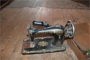 Antique Singer Sewing Machine w/attachments