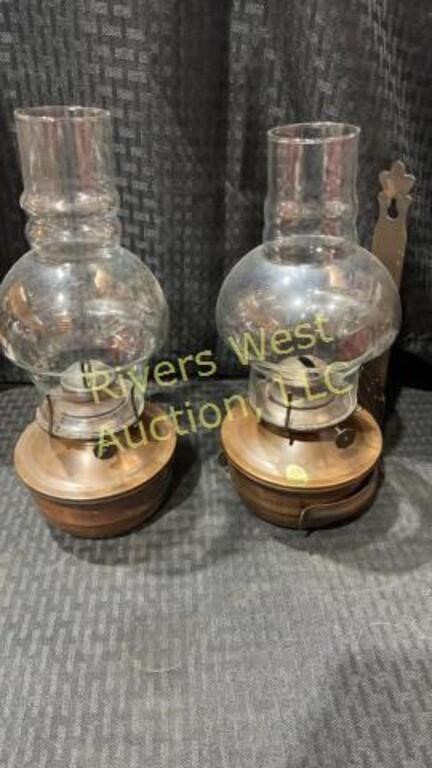 Set of matching oil lamps