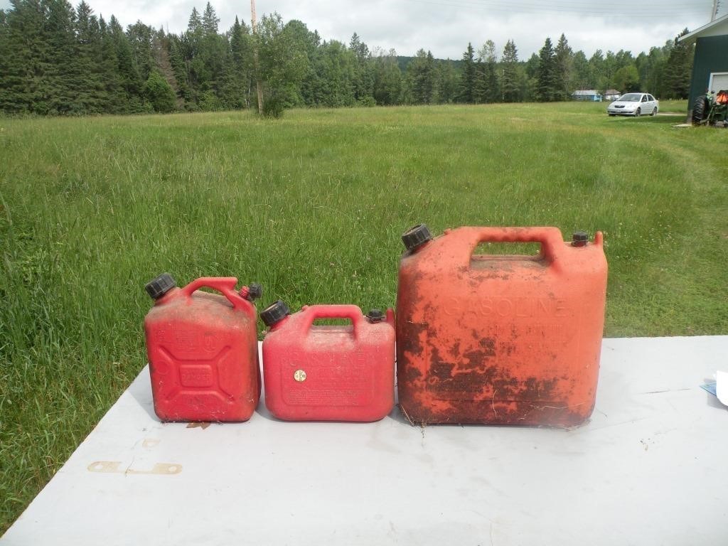 3 gas cans