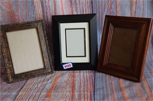 3 5x7 picture frames