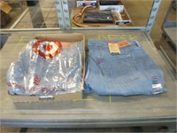 2 Pair Sz 26W Levi Jeans