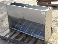 Stainless Steel Feeder, Approx 32" x 48" x 12"