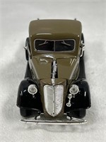 1937 Ford Pickup Die-cast, front hood needs fixing