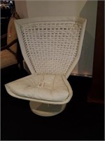 Modern Swivel Chair White Weave Leather