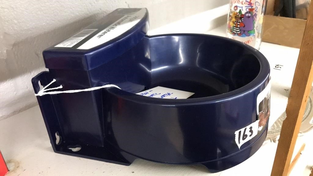 NEW, AUTOMATIC DOG WATER BOWL